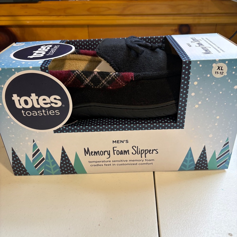Bundle of 4 Totes Toasties Mens Memory Foam Slippers Black Plaid XL 11-12